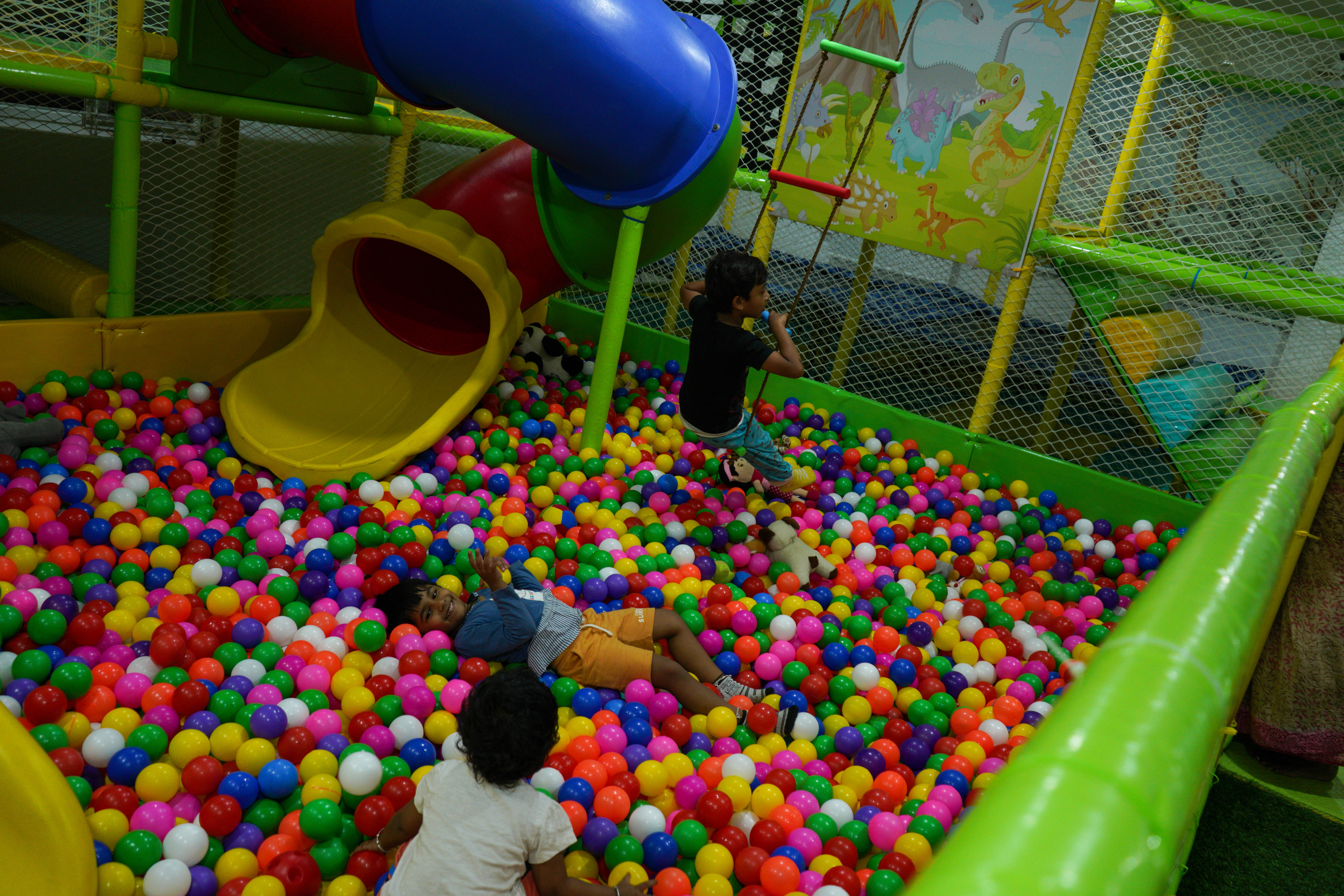 Kids playing group games